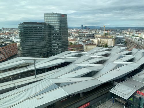 Overhead photo of Vienna Hauptbahnhof